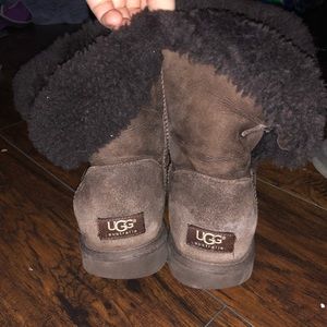 Brown Bailey button size 9 uggs